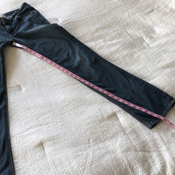 3GR Medium Wash Denim Straight Cut Jeans | Size 28 | Mid Rise - Picture 5 of 16